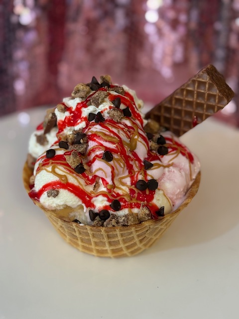Strawberry crunch sundae